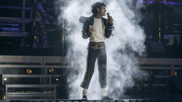 $888 miljoen en wisselend ontvangen: vanaf vandaag wordt de veelbesproken biopic 'Michael' thuis helemaal grijsgedraaid