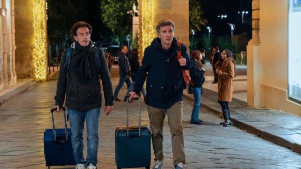 'Sicilia Express': Italiaanse kerstkomedie lijdt onder slecht acteerwerk en een ongeloofwaardig plot