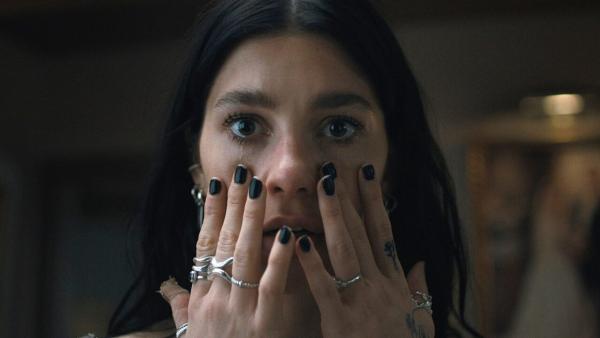 Netflix onthult mysterieuze trailer 'Something Very Bad Is Going To Happen'