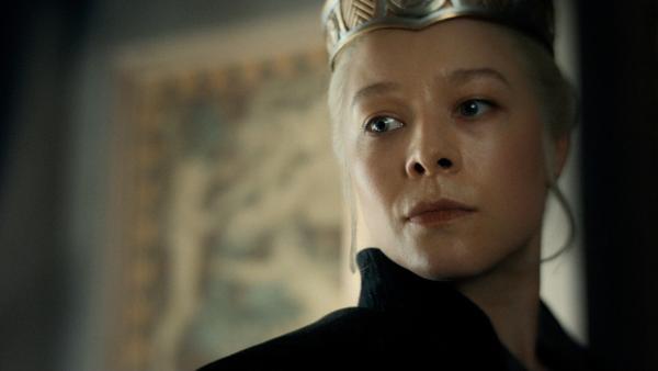 'House of the Dragon' wijkt in de 1e aflevering van het 3e seizoen volledig af van het boek om deze praktische reden