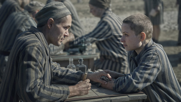 'The Tattooist of Auschwitz': liefdesverhaal omringd door horror