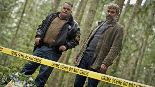 Zoek je een ijzersterke misdaadserie? Deze 4 verborgen titels op Netflix worden opvallend hoog gewaardeerd