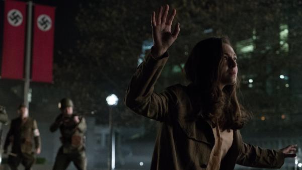 Stel dat wij de Tweede Wereldoorlog hadden verloren? Nog twee nachtjes slapen en dan kun je dit spektakel bingen op Netflix