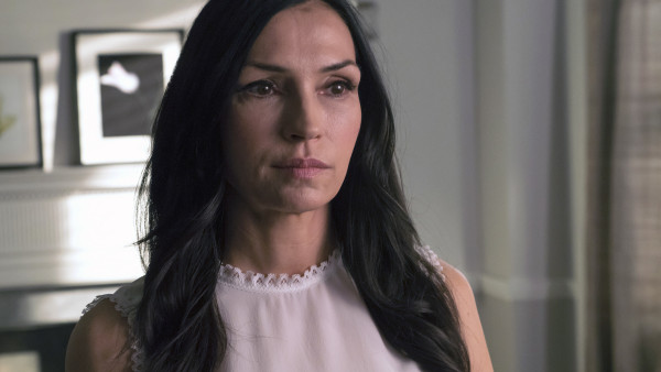 Met deze stevige serie van Netflix wil de Nederlandse actrice Famke Janssen weer gaan vlammen