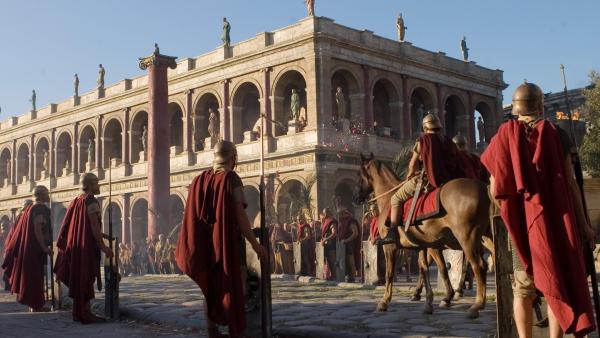 Deze prachtige historische serie krijgt een 8,7 op IMDb en kostte meer dan 200 miljoen dollar, toch werd deze na 2 seizoenen gecanceld