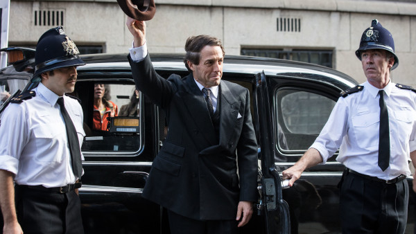 Is deze serie uit 2018 met Hugh Grant de beste serie gebaseerd op een waargebeurd verhaal?